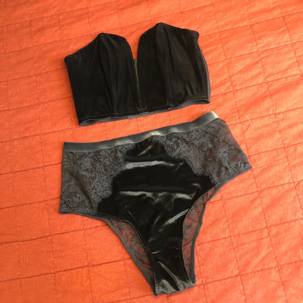 VS Velvet & Lace Bustier Set